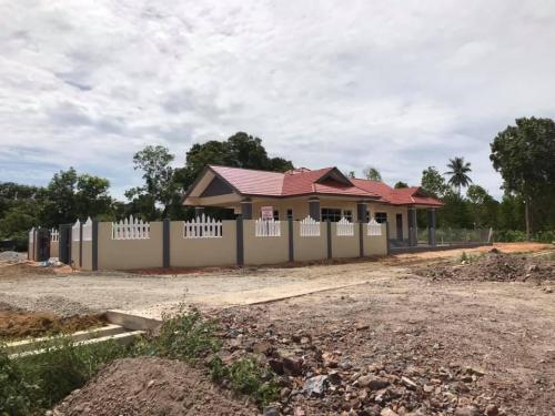 Banglo, Padang Khabar 5