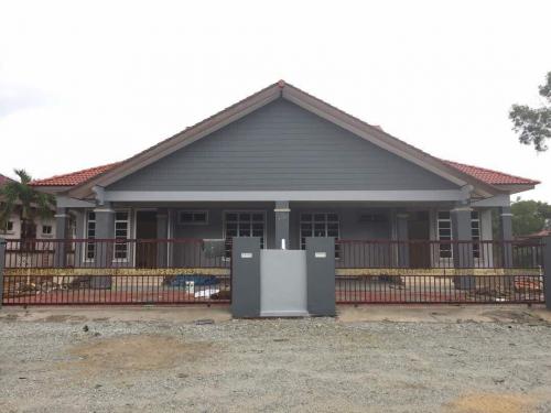 Semi-D, Gong Pok Jin